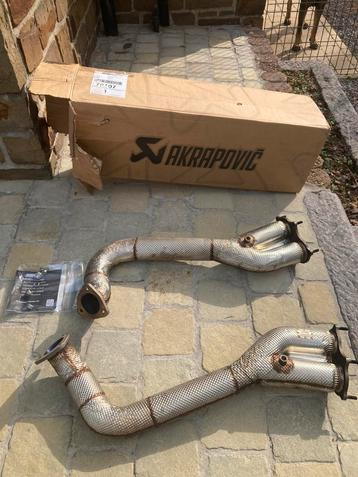 Akrapovic links pipes - Porsche beschikbaar voor biedingen