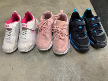 Tennisschoenen/turnschoenen/sportschoenen maat 32/maat 33 beschikbaar voor biedingen