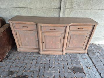 Eikenhout dressoir  disponible aux enchères