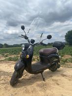 Elektrische scooter zwart incl windscherm en koffer, Fietsen en Brommers, Scooters | Overige merken, Ophalen, Leone, Elektrisch