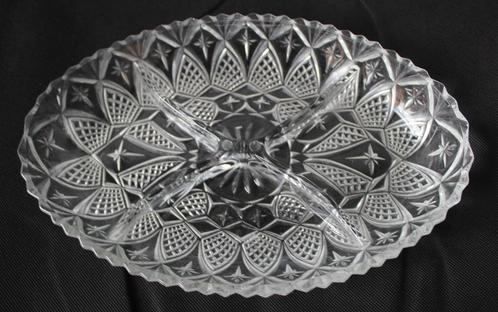 2 ovalen viervaks-snackschalen in helder glas (vintage), Huis en Inrichting, Keuken | Servies, Zo goed als nieuw, Schaal of Schalen