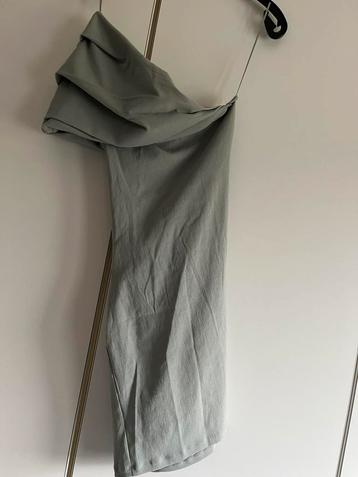 Groen jurkje met 1 schouder bloot, Neuf, Zara, Taille 36 (S), Vert