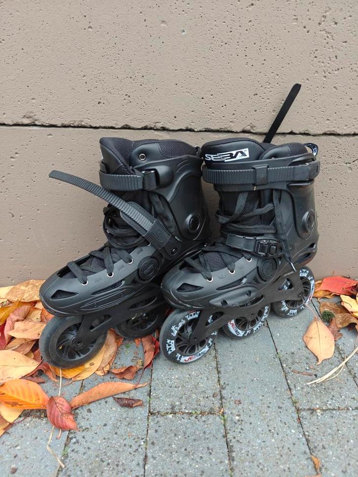 Skeelers Freeskates Seba E3 110 Premium maat 44, Sport en Fitness, Skeelers, Bescherming, Ophalen