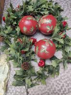 Kerstkrans + 3 grote kerstballen, Diversen, Kerst, Ophalen of Verzenden, Zo goed als nieuw