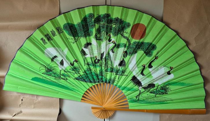 Eventail géant Japonais en bois à suspendre, Antiek en Kunst, Kunst | Schilderijen | Modern, Ophalen of Verzenden