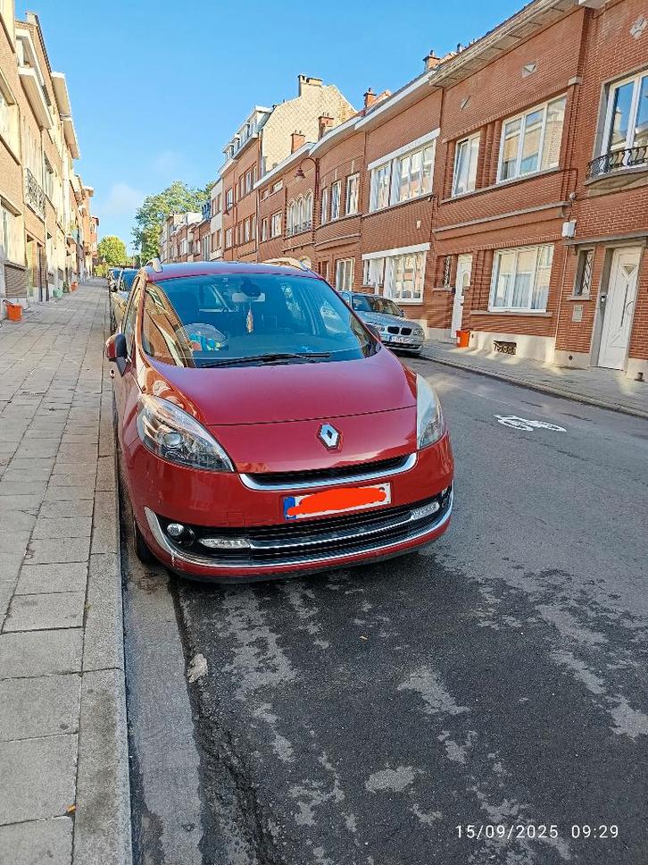 Renault grand Scenic, Auto's, Renault, Particulier, Grand Scenic, Diesel, Euro 5, 5 deurs, Handgeschakeld, Rood, Zwart, Ophalen