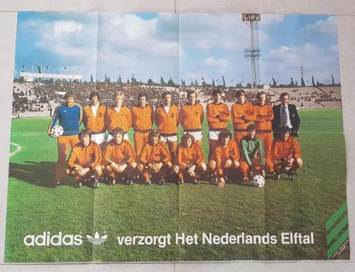 Voetbalposter NEDERLAND jaren 70, Verzamelen, Sportartikelen en Voetbal, Zo goed als nieuw, Poster, Plaatje of Sticker, Ophalen of Verzenden