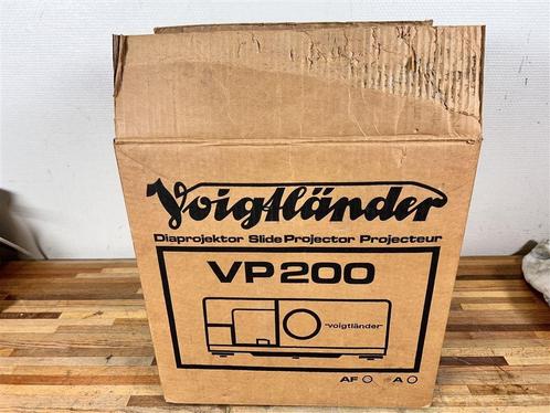 A1856. Voigtländer VP 200 diaprojector slide projector in do, Collections, Appareils photo & Matériel cinématographique, Projecteur