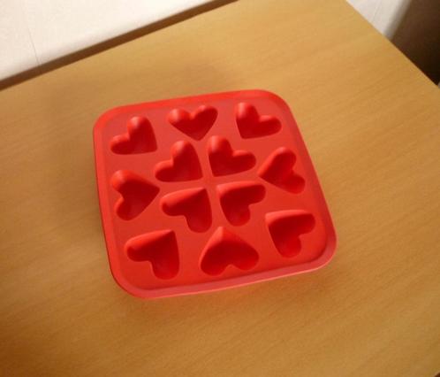 Rode hart ijsklontjesvorm harten ijsblokjesvorm, Huis en Inrichting, Keuken | Tupperware, Ophalen of Verzenden