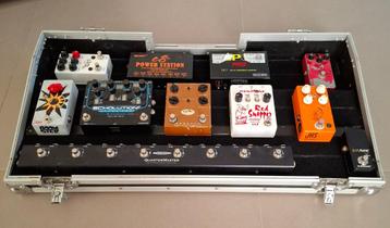 Pedalboard voor effecten (hardcase) beschikbaar voor biedingen