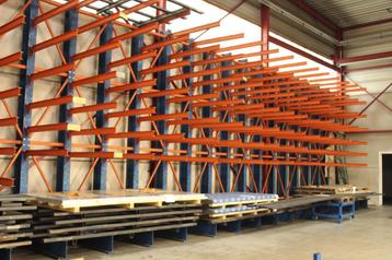  Industriële Platenstelling – 20m lang | 24 draagframes beschikbaar voor biedingen