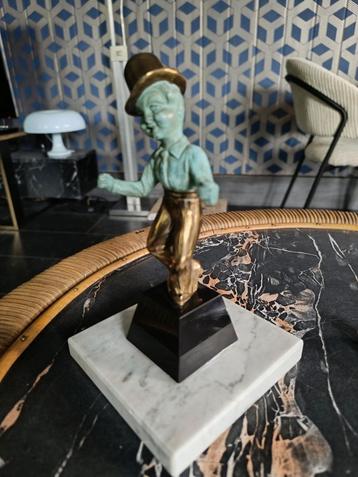 Bronze art déco"le gentleman troubadour" 22cm, Enlèvement ou Envoi