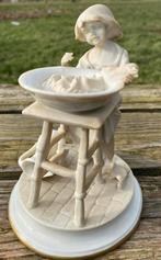 Porseleinen beeldje “Nicoletta” gemerkt Nico Venzo Italiaans, Enlèvement ou Envoi