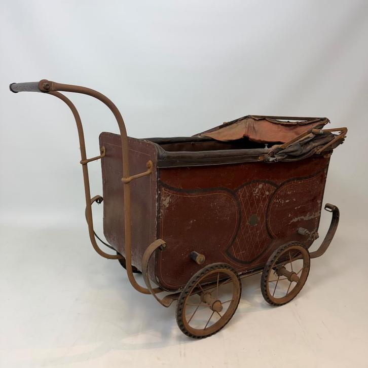 Antieke kinderwagen, Antiek en Kunst, Antiek | Speelgoed, Ophalen of Verzenden