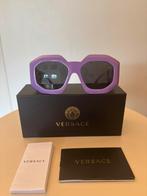 VERSACE lunette solaire, Handtassen en Accessoires, Zonnebrillen en Brillen | Dames, Ophalen of Verzenden, Zo goed als nieuw, Paars