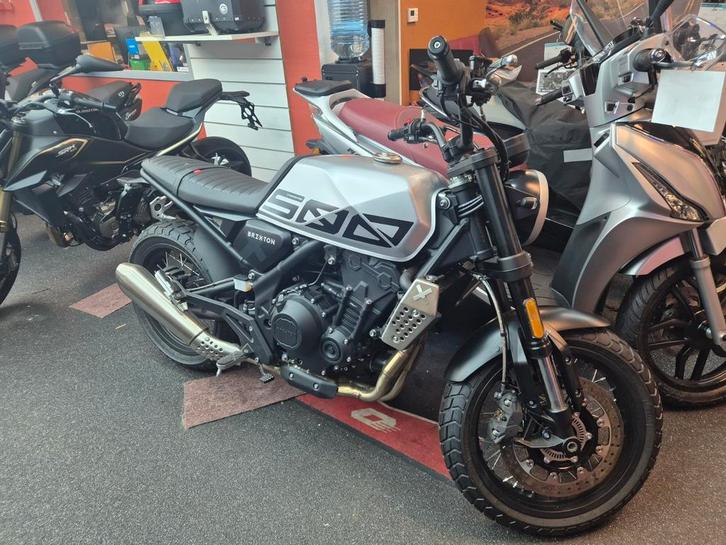 Prachtig nieuwe 500 cc brixton opruiming aan goedkoop prijs, Motos, Motos | Honda, Particulier, Naked bike, ABS, Enlèvement