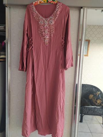 robe taille 42 neuf beschikbaar voor biedingen