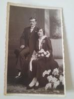 Postkaart - studioportret zittend koppel,  1920, Verzamelen, Postkaarten | Themakaarten, Ophalen of Verzenden, 1920 tot 1940, Ongelopen