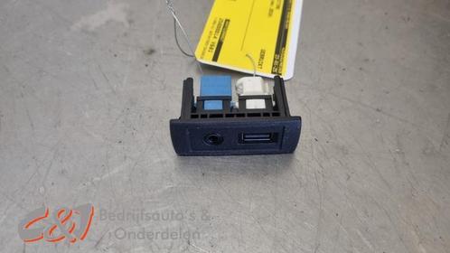 AUX/USB aansluiting van een Mercedes Vito, Auto-onderdelen, Elektronica en Kabels, Mercedes-Benz, Gebruikt, 3 maanden garantie