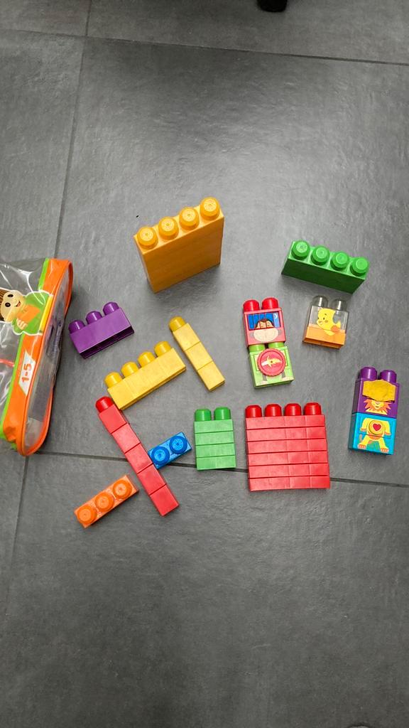 Nr 9:Mega bloks bouwblokken met zak, Kinderen en Baby's, Speelgoed | Bouwstenen, Zo goed als nieuw, Megabloks, Ophalen of Verzenden