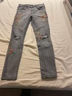 Broek met bloemen, Kleding | Dames, Spijkerbroeken en Jeans, Ophalen of Verzenden, Gedragen, Grijs, W28 - W29 (confectie 36)