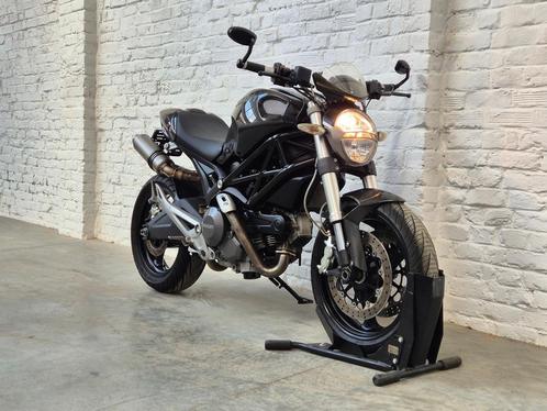 Ducati Monster 696 18000 km @motomobilia, Motoren, Motoren | Ducati, Bedrijf, Naked bike, meer dan 35 kW, 2 cilinders, Ophalen