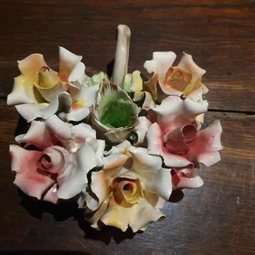 Authentieke Capodimonte bloemstuk/kandelaar beschikbaar voor biedingen