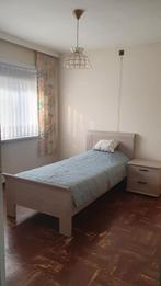 Lit simple moderne complet, Enlèvement