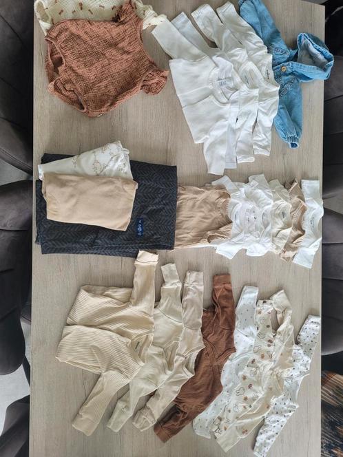 Meisjeskleren maat 50/56 + 2x inbakerdoeken + 1x draagzak, Kinderen en Baby's, Babykleding | Baby-kledingpakketten, Zo goed als nieuw