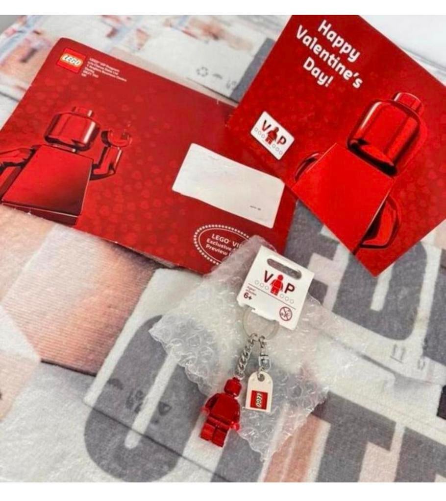 LEGO 853303 VIP Keychain sleutelhanger Chrome rood 4644591, Kinderen en Baby's, Speelgoed | Duplo en Lego, Nieuw, Lego, Ophalen of Verzenden