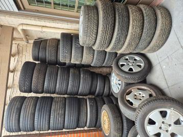Lot auto banden met velgen te koop beschikbaar voor biedingen