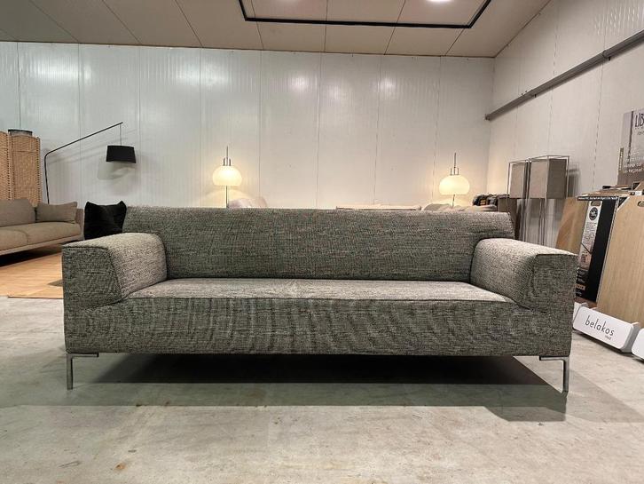 ZGAN Design on Stock Bloq 3-zits bank Beige Gemêleerd, Huis en Inrichting, Zetels | Zetels, Zo goed als nieuw, Rechte bank, Driepersoons