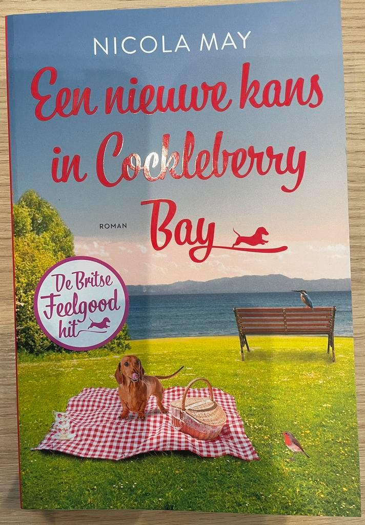 Nicola May - Een nieuwe kans in Cockleberry Bay, Boeken, Romans, Zo goed als nieuw, Ophalen of Verzenden