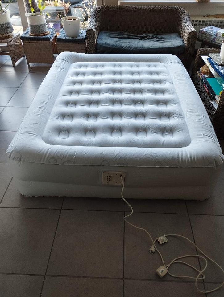 Lit Gonflable avec gonfleur intégré, Huis en Inrichting, Overige Huis en Inrichting, Zo goed als nieuw, Ophalen of Verzenden