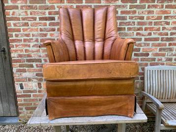 Antiek echt leren cognac Fauteuil met zij pocket Heel netjes