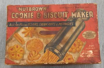 Vintage Cookie & Biscuit Maker - Nutbrown Jaren 50 beschikbaar voor biedingen
