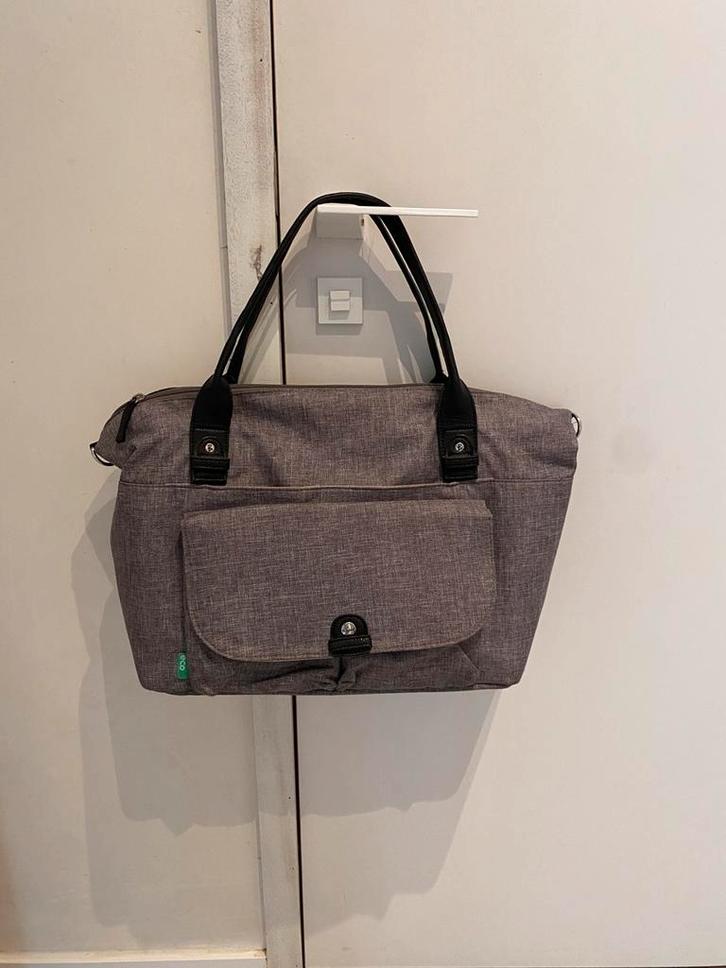 Sac à langer gris, Enfants & Bébés, Sac à langer bébé, Comme neuf, Sac d'épaule, Enlèvement