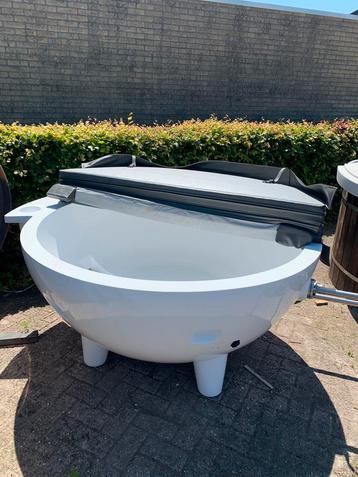 Gebruikte hottub - dutchtub - inc bezorging beschikbaar voor biedingen