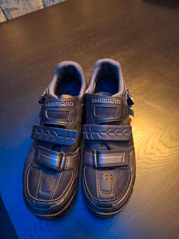 Fietsschoenen voor klikpedalen beschikbaar voor biedingen