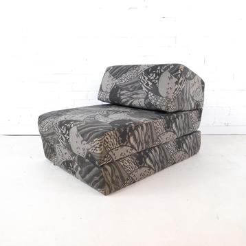 Vintage slaapfauteuil beschikbaar voor biedingen