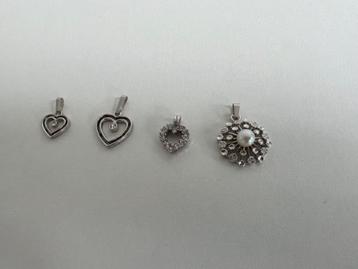 Pendentifs en argent, Neuf, Enlèvement ou Envoi, 4 bracelets à breloques ou plus, Avec strass