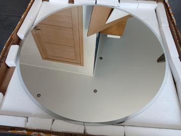 Grote badkamerspiegel 90x90 met ledverlichting  beschikbaar voor biedingen