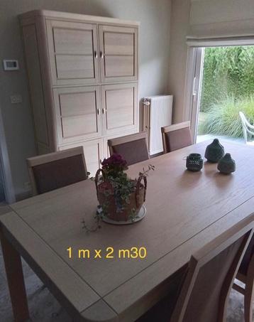 Moderne eetkamer en salon te koop beschikbaar voor biedingen