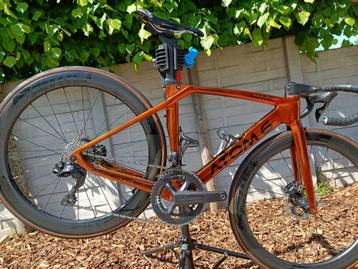 Atom 6 Auro | Ultegra Di2 12-speed | FFWD Ryot 55 | Framemaa beschikbaar voor biedingen