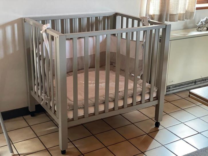 Compleet park/box op wielen, Kinderen en Baby's, Babyparken, Gebruikt, Rechthoekig, In hoogte verstelbaar, Boxkleed, Wieltjes