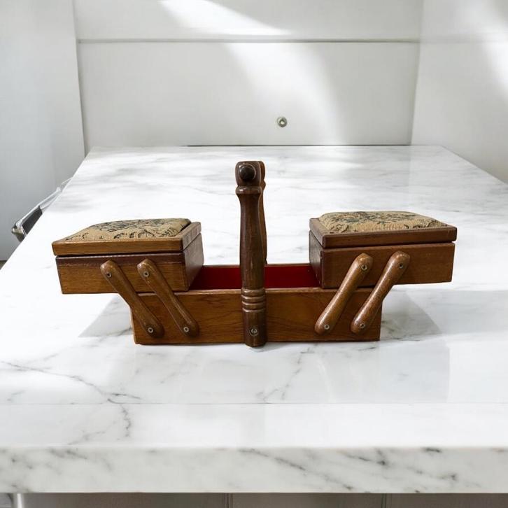 vintage naaikistje / opbergkistje, Hobby en Vrije tijd, Naaimachines en Toebehoren, Ophalen of Verzenden