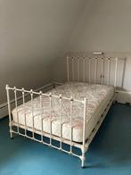 Antiek ijzeren bed, Ophalen