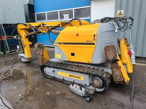 Brokk 330 remote demolition robot sloop kraan excavator, Articles professionnels, Machines & Construction | Grues & Excavatrices