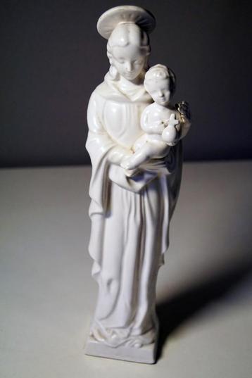 Antiek biscuit Mariabeeldje met kind beschikbaar voor biedingen