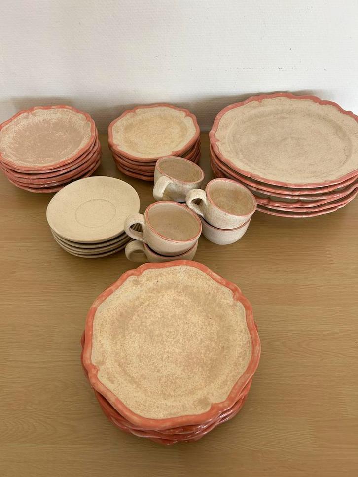 Lot de vaisselles ( assiettes+ tasses ) artisanales, Antiek en Kunst, Antiek | Keramiek en Aardewerk, Ophalen